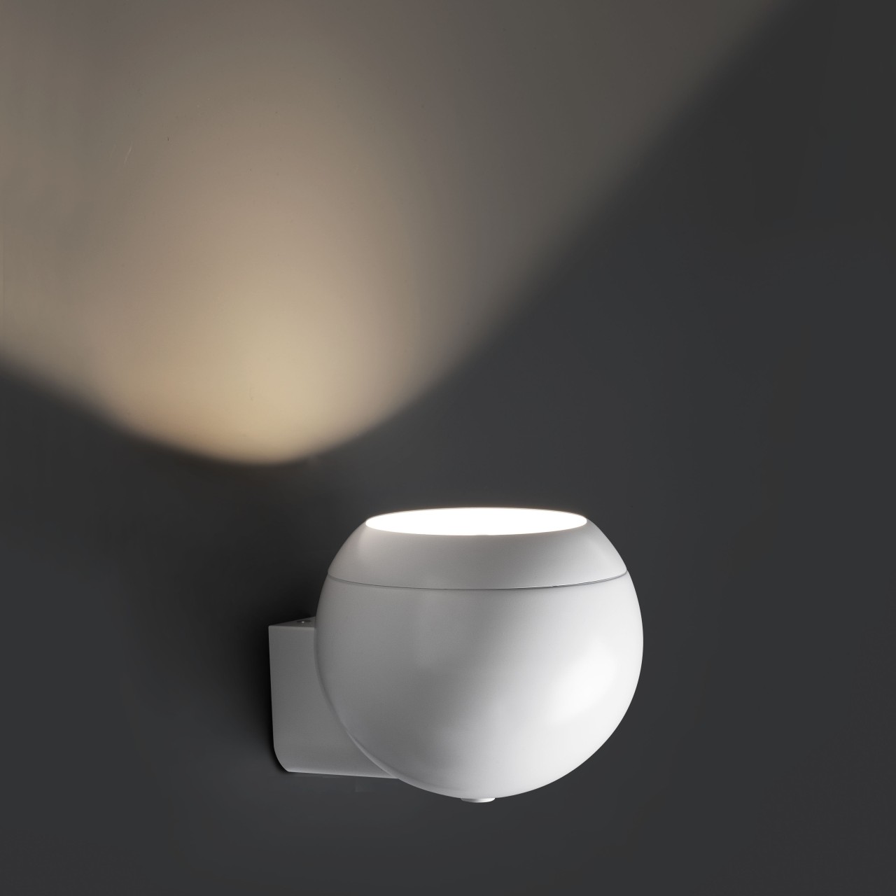 BALL-2 LED White wall lamp