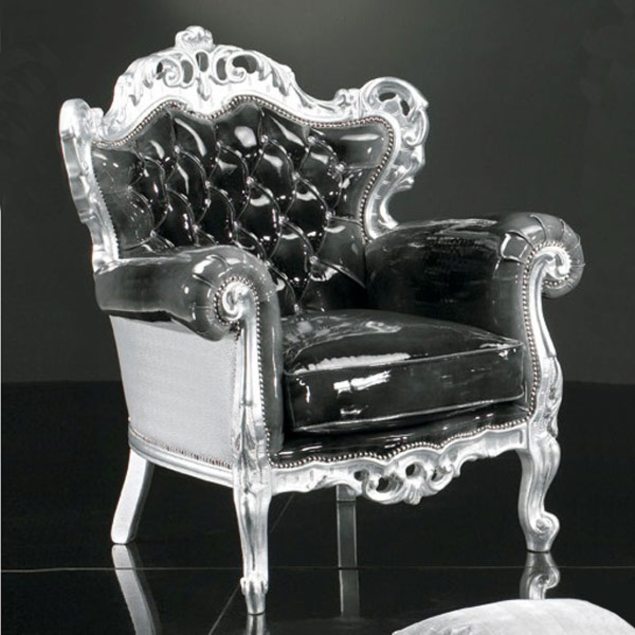 9102P Armchair