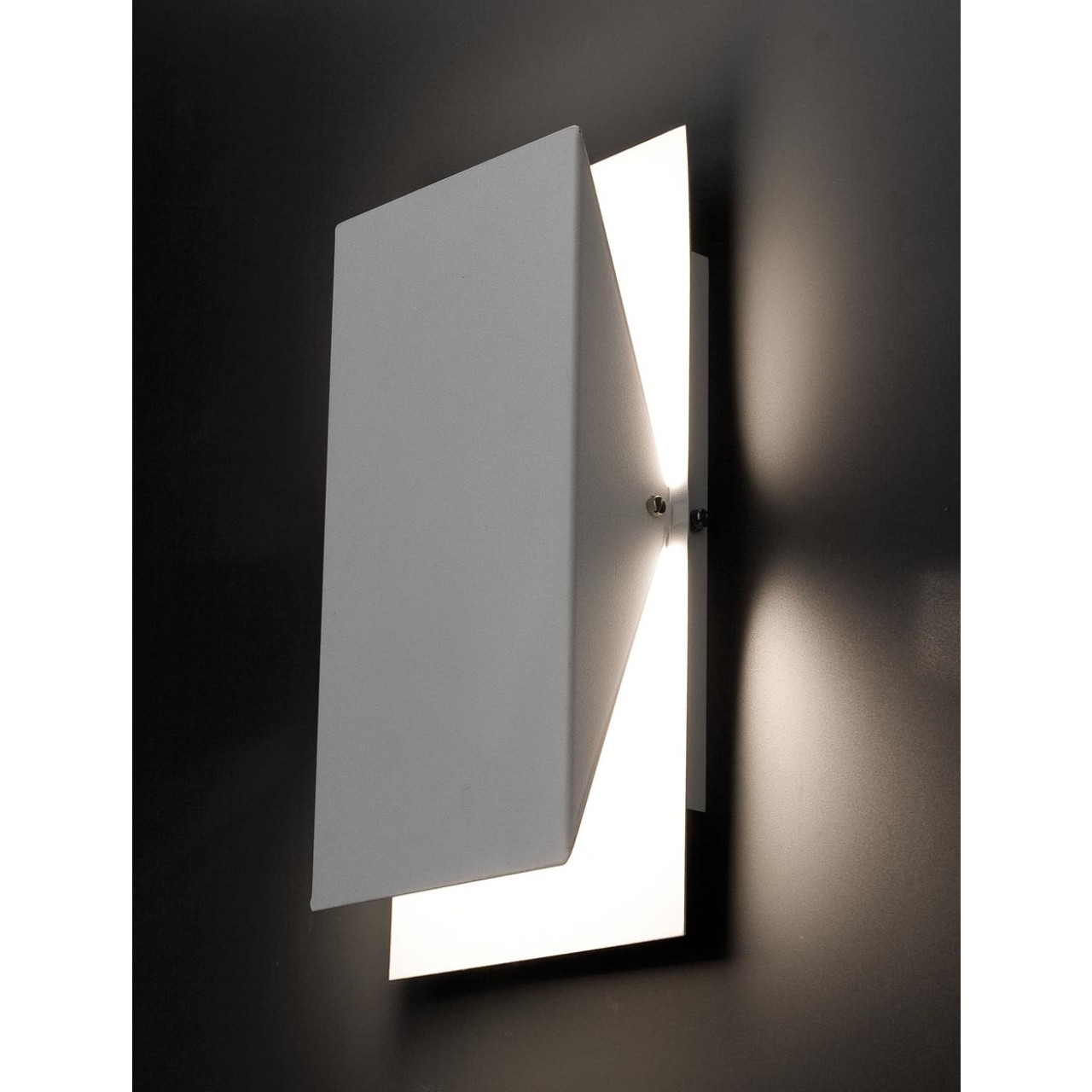 HOMS White wall lamp