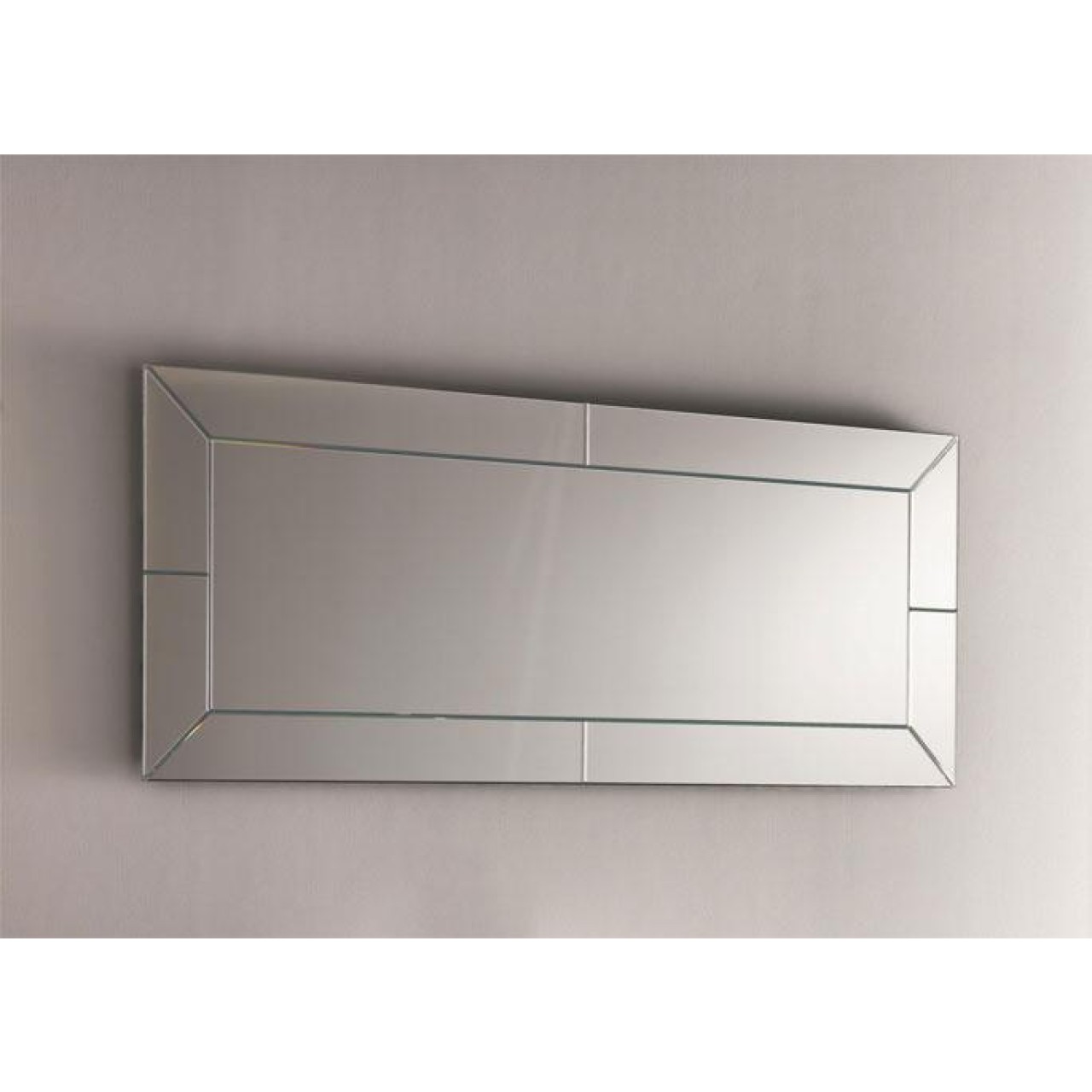 Mirror with bevelled frame