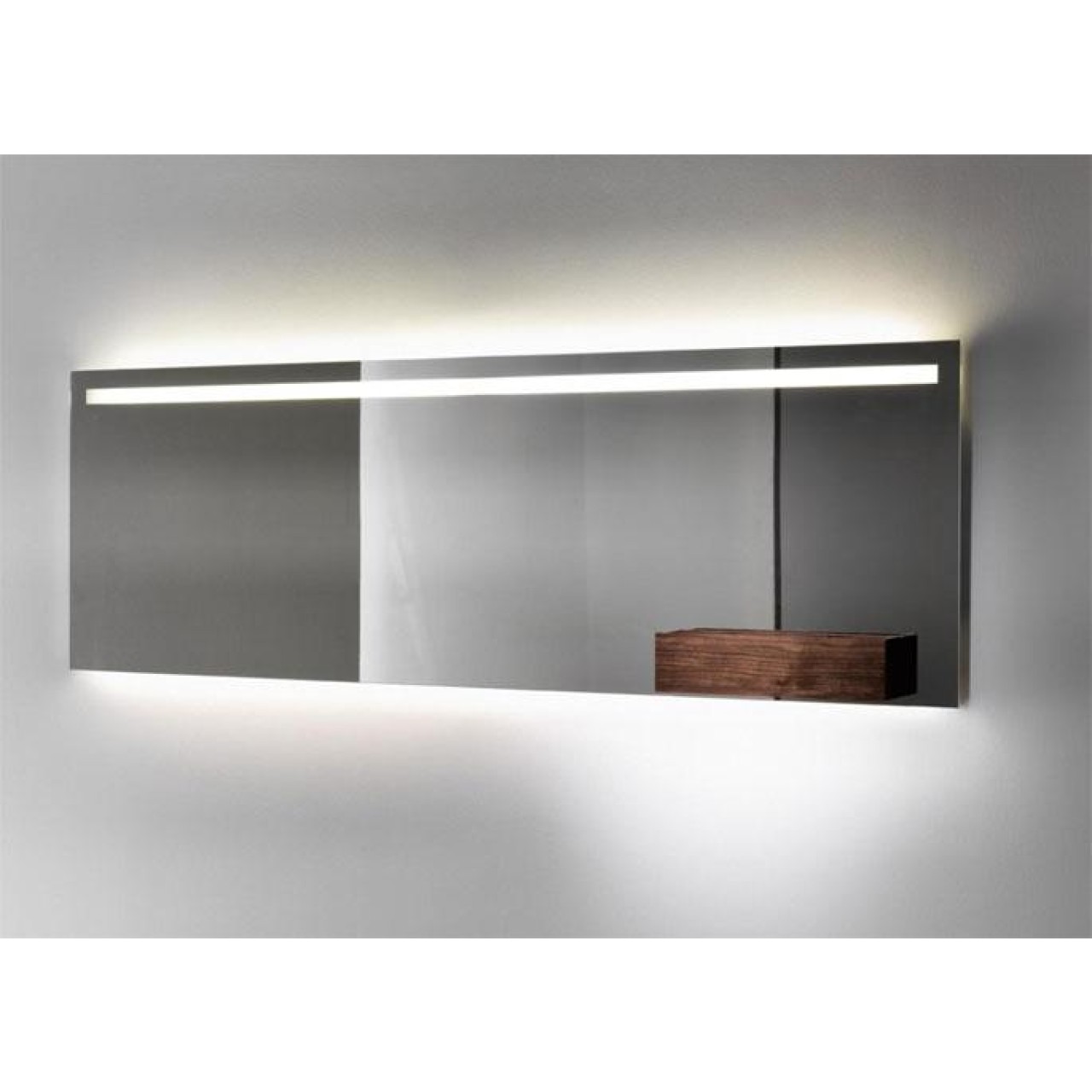 Mirror with frontal lighting